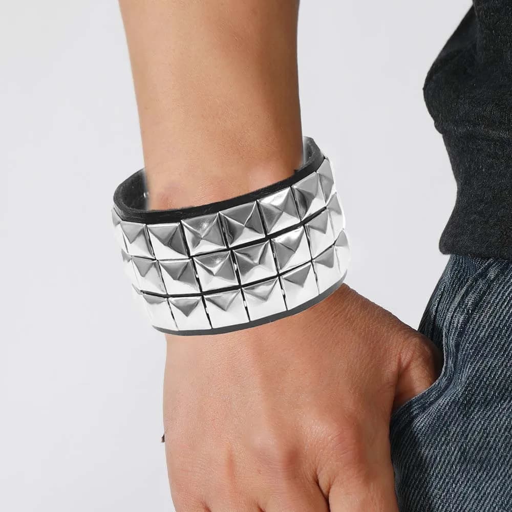 Punk Style Fashion Vintage Leather Bracelets For Men And Women Gothic Rock Style Square Nail Night Club Bracelets