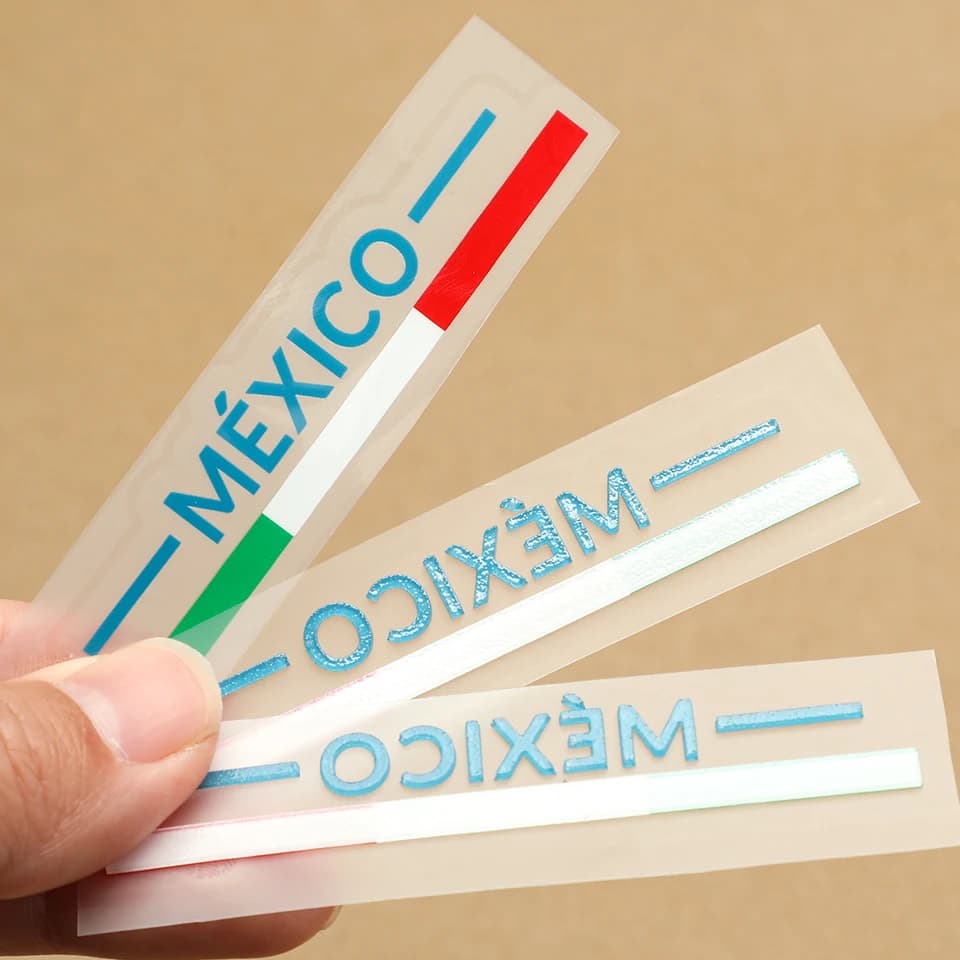 Spazzole morbide rialzate in silicone 3D con logo personalizzato del marchio Etichette in PVC Etichetta in gomma per trasferimento di calore per indumenti