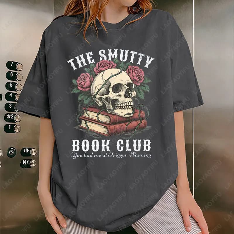 Smut Bookish Camicia The Smutty Book Club T-shirt Romantasy Dark Academia T-shirt in cotone Divertente libro piccante Regalo Top unisex a maniche corte