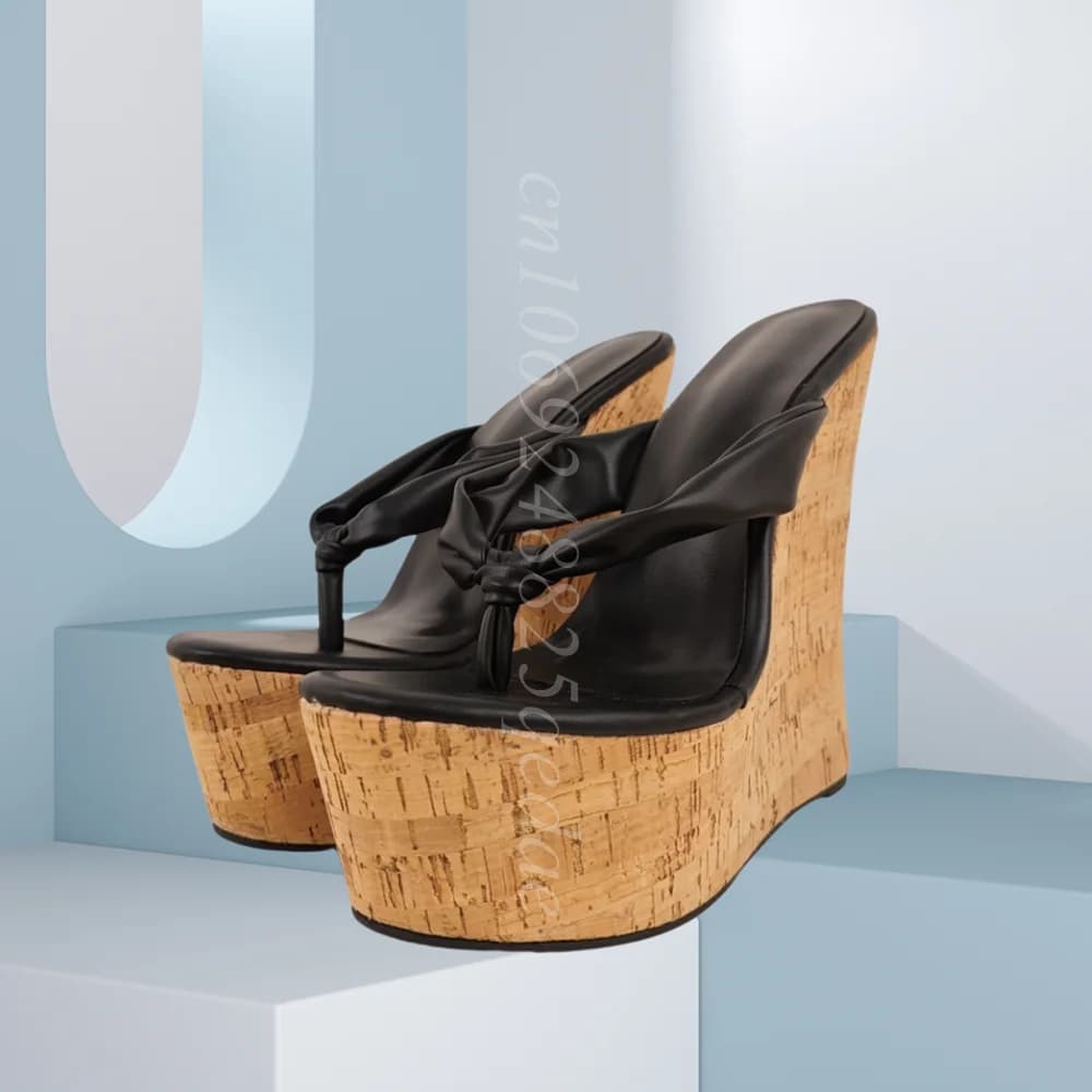 Sandals with wedge in matt leather with wooden bottom and split tip for woman, model 2025