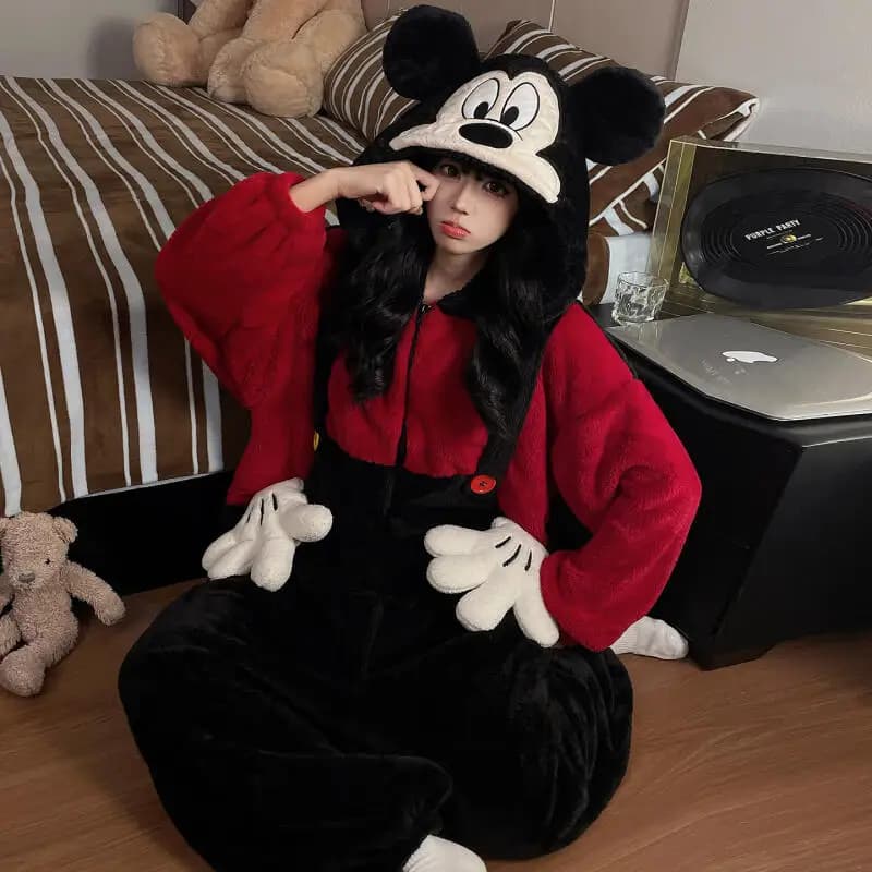 Pigiama intero in peluche con cappuccio Mickey rosso e nero con decorazioni a guanto di Mickey, carino, comodo, stile Y2K, abbigliamento da casa e da notte alla moda.