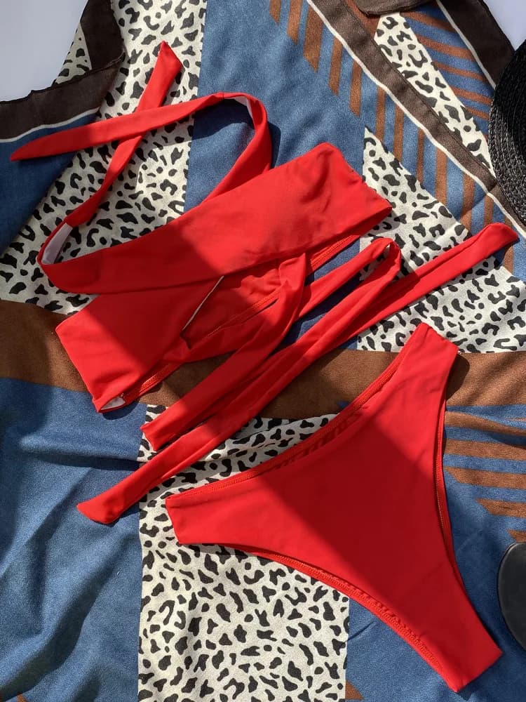 Bikini da donna a due pezzi con fascia incrociata e taglio alto, costume da bagno femminile con cut-out