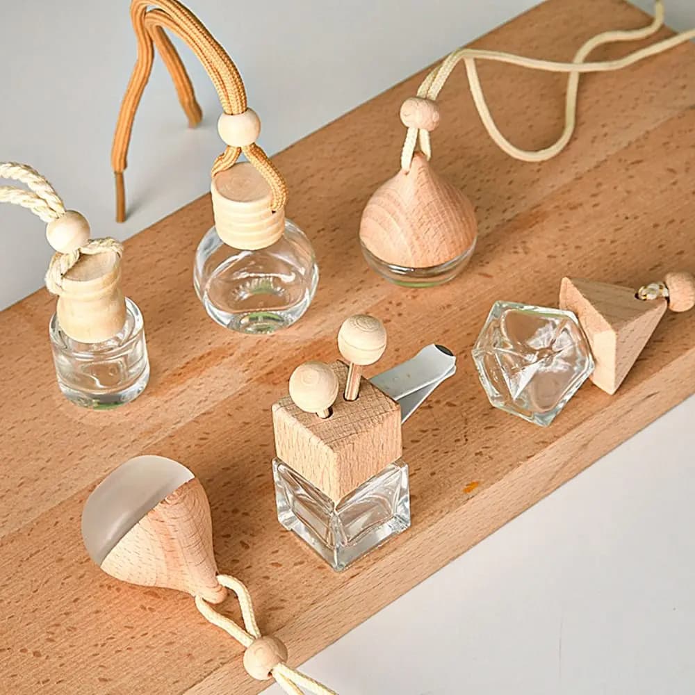 New Mini Fragrance Pendent Bottle Auto Aromatherapy Automotive Decoration Perfume Diffuser Wooden Car Hanging Glass Bottle