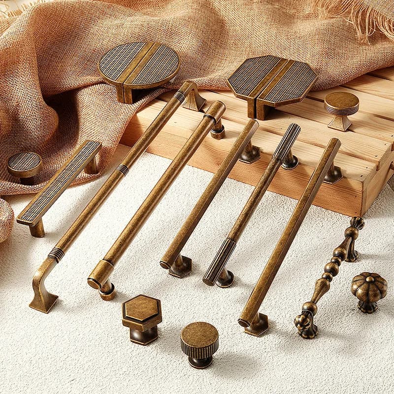 Maniglie per mobili in bronzo antico Maniglie nordiche per guardaroba e cassetti Maniglie per cassetti per armadietti da cucina Maniglie per scarpiere