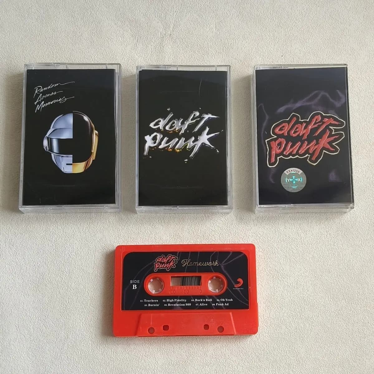 Red Retro Western Electronic Golden Hits with Texture Tape and Book of Texts, Collection Portable for Musical Reproduction