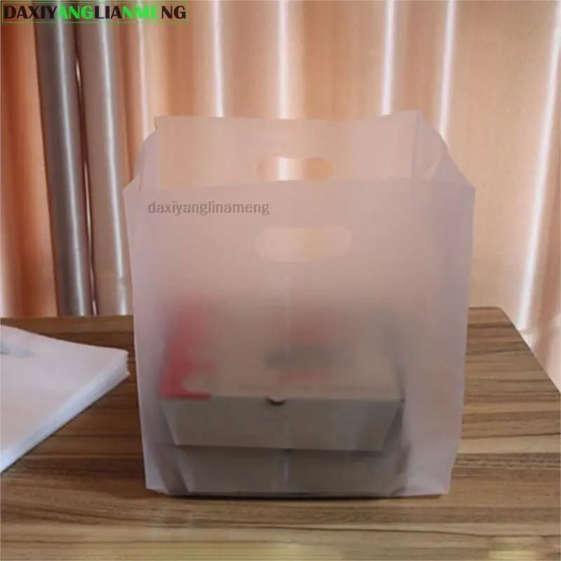 Sacchetti regalo e da asporto in HDPE satinato multi-dimensione da 50 pezzi/lotto, 6/8/10/12 pollici, ideali per pizza, torte, scatole per biscotti, anello a mano incluso