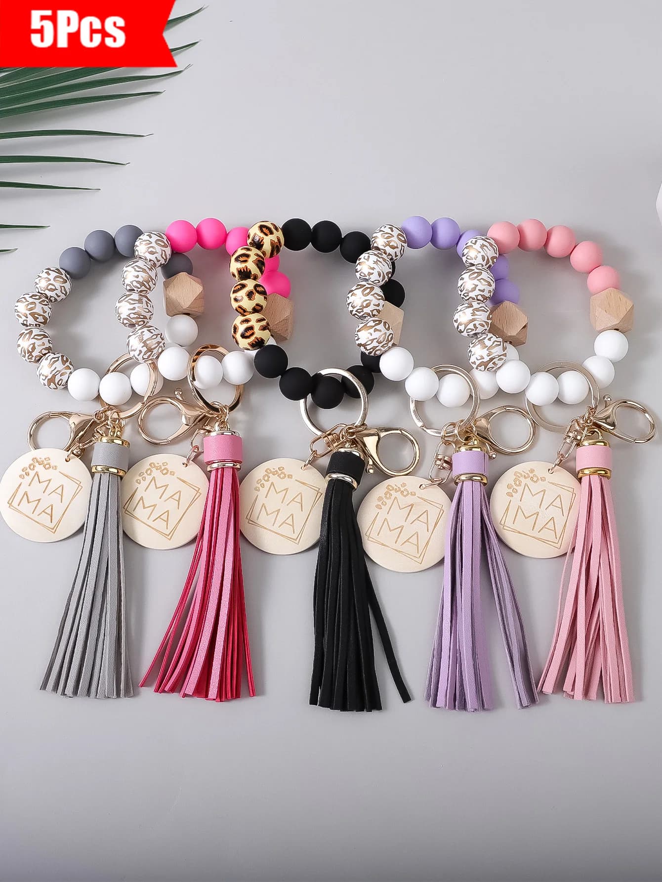 Set di 5 Braccialetti Minimalisti 'MAMA' in Legno con Nappe, Accessori Chic per Uso Quotidiano