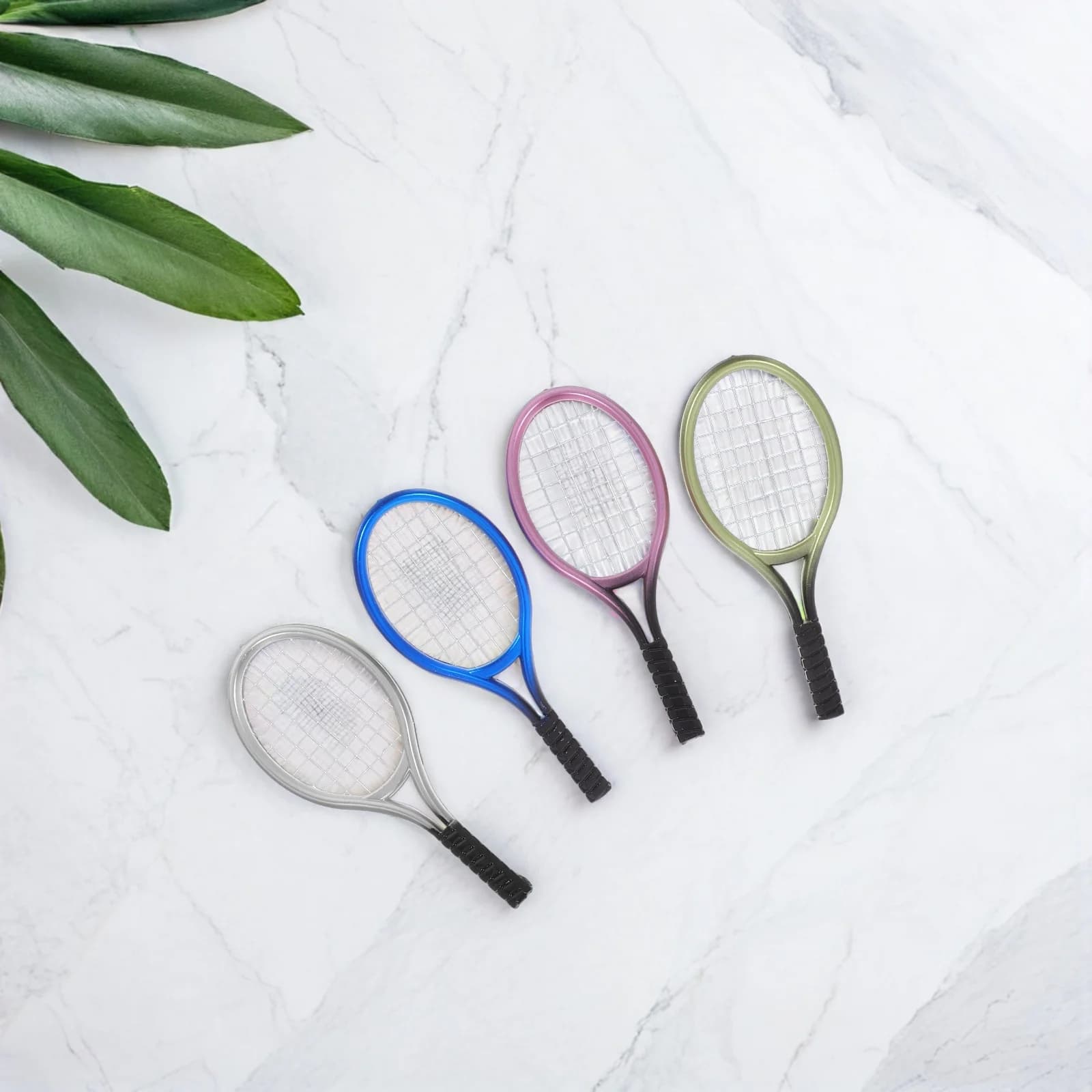Set of 1 Tennis Rack and Ornamental Ball for Photo Scene Objects, Home Decoration, Desk Photography Scene Objects, Mini Home Scene
