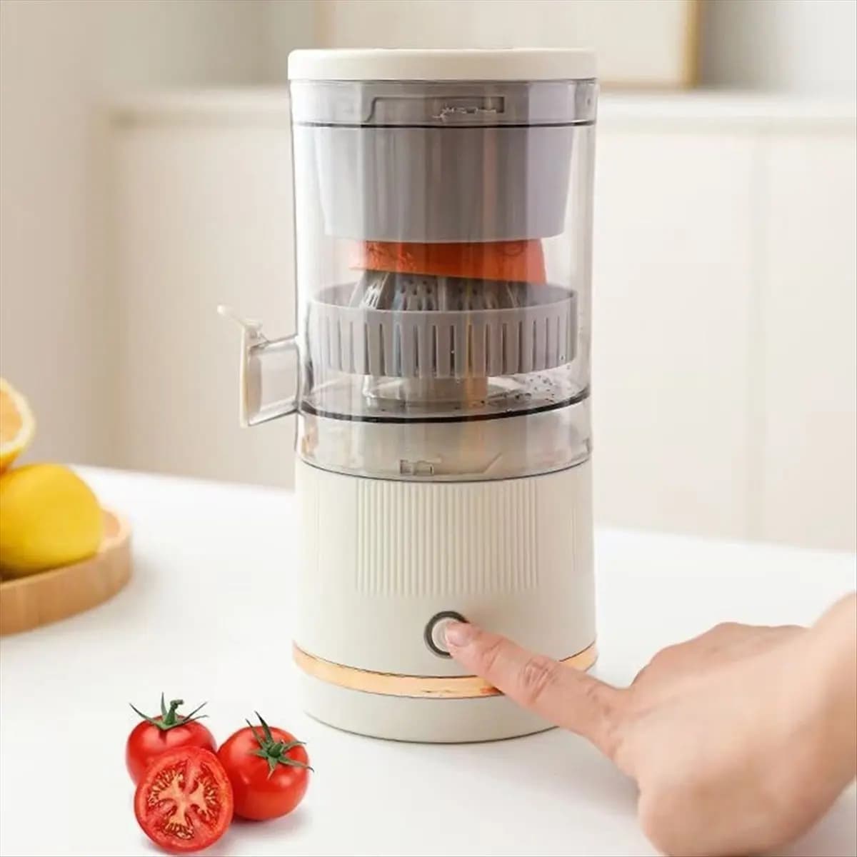(A25M) Estrattore di Succo Automatico Portatile, Macchina per Succhi Elettrica Ricaricabile, Frullatore per Frutta 7.4V Rosso