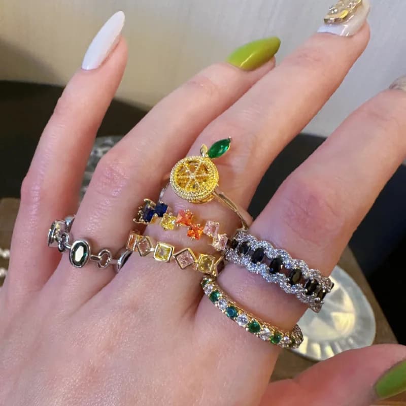 Diamanti colorati come il cristallo, olive nere, dolce sorella giapponese, anello dopamina, nicchia di moda femminile, raffinato e versatile