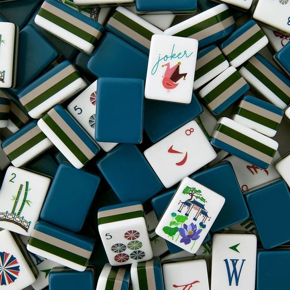 Nuovo Set di Mahjong Americano Blu Scuro a Quattro Strati in Acrilico, 160 Pezzi, Tessere Dipinte a Mano per Feste in Famiglia e Giochi da Tavolo da Viaggio