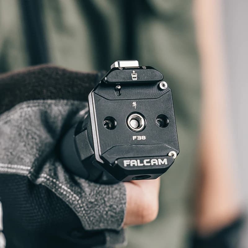 Ulanzi Falcam F38 sgancio rapido multi-foro Arca Swiss piastra universale DSLR fotocamera giunto cardanico base interruttore rapido 1/4 '' 3/8 '' vite