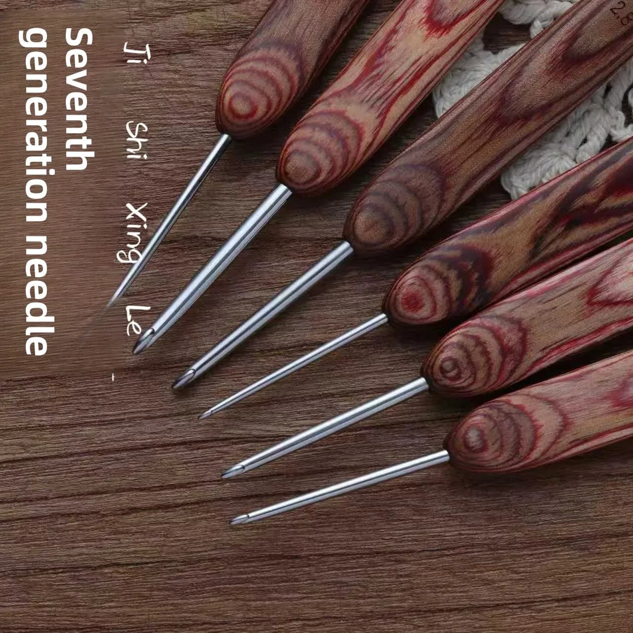 Uncinetto a sette aghi quadrati in legno colorato, di settima generazione, con manico in lana intrecciata a mano, per lavori a maglia e uncinetto