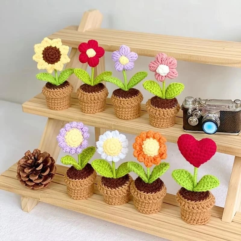 Handwoven Mini Potted Flower Rose Office Desktop Ornamental Potted Plants Woolen Thread Finished Product Home Decoration