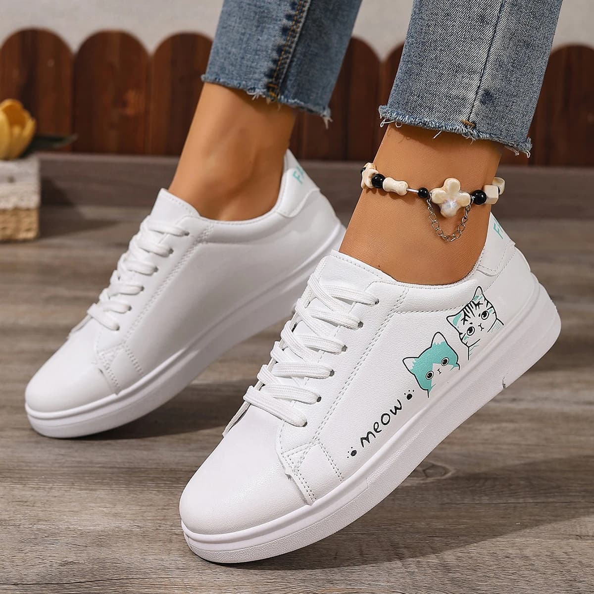 Women's sneakers Fashionable breathable volcanic shoes Women's casual white shoes with laces for fashionable cute cats