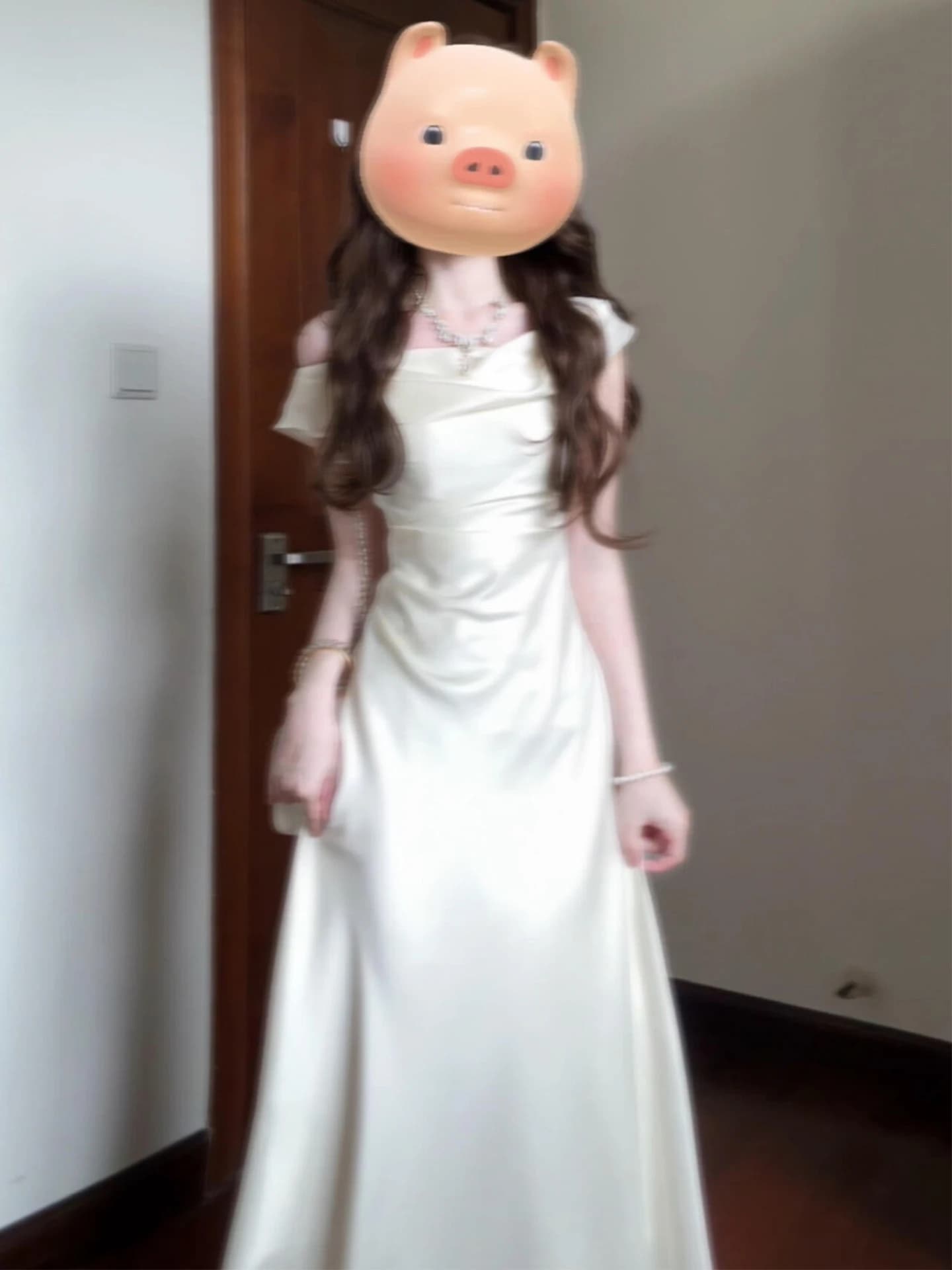 Elegante Abito da Sposa in Raso, Vestito Bianco Snellente per Cerimonia di Fidanzamento, Gonna Lunga a Vita Alta per Celebrazioni Nuziali