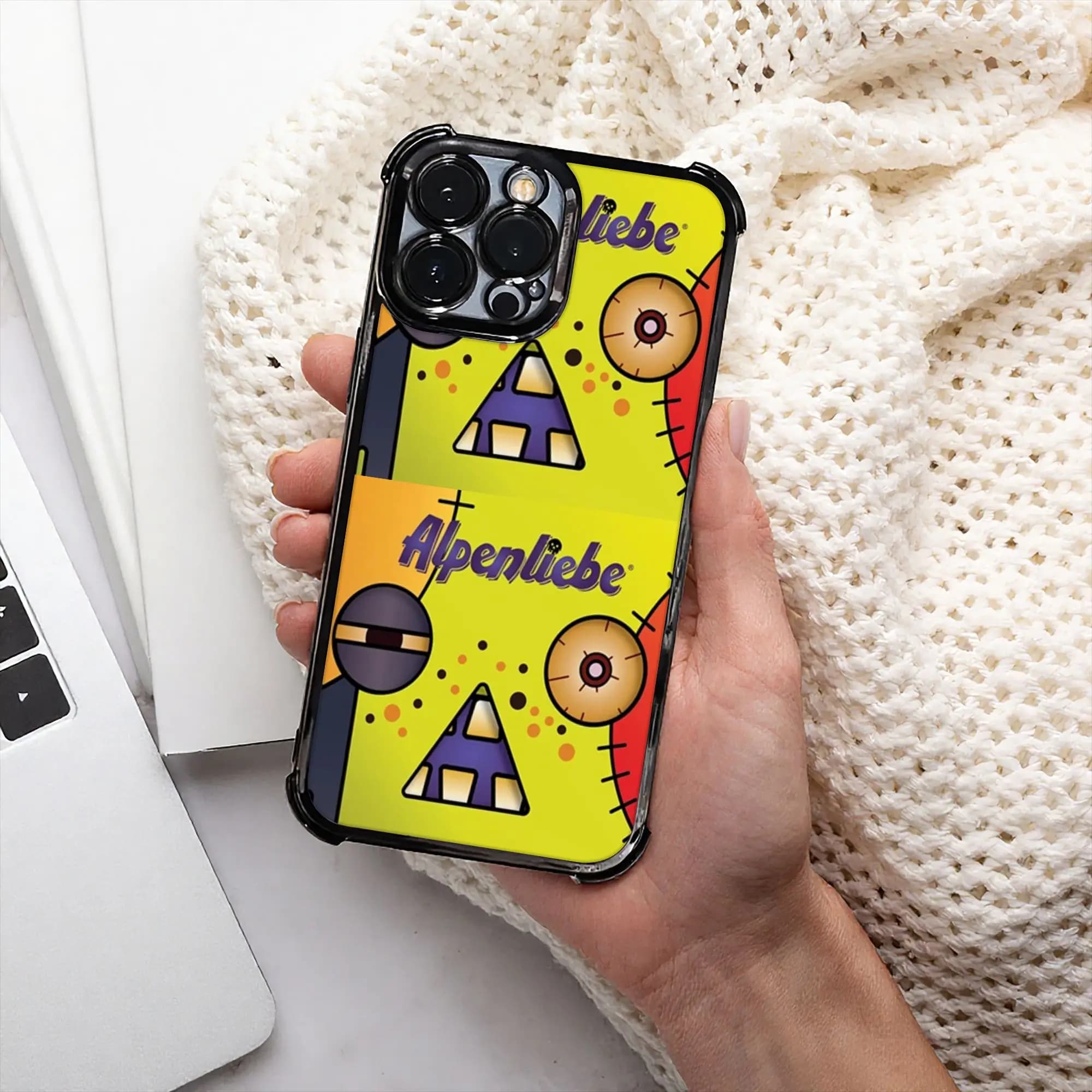 Cover per iPhone con design a patchwork di mostri dei cartoni animati per Halloween, modello A-Alpenliebee, processo di galvanizzazione, per vari modelli di iPhone