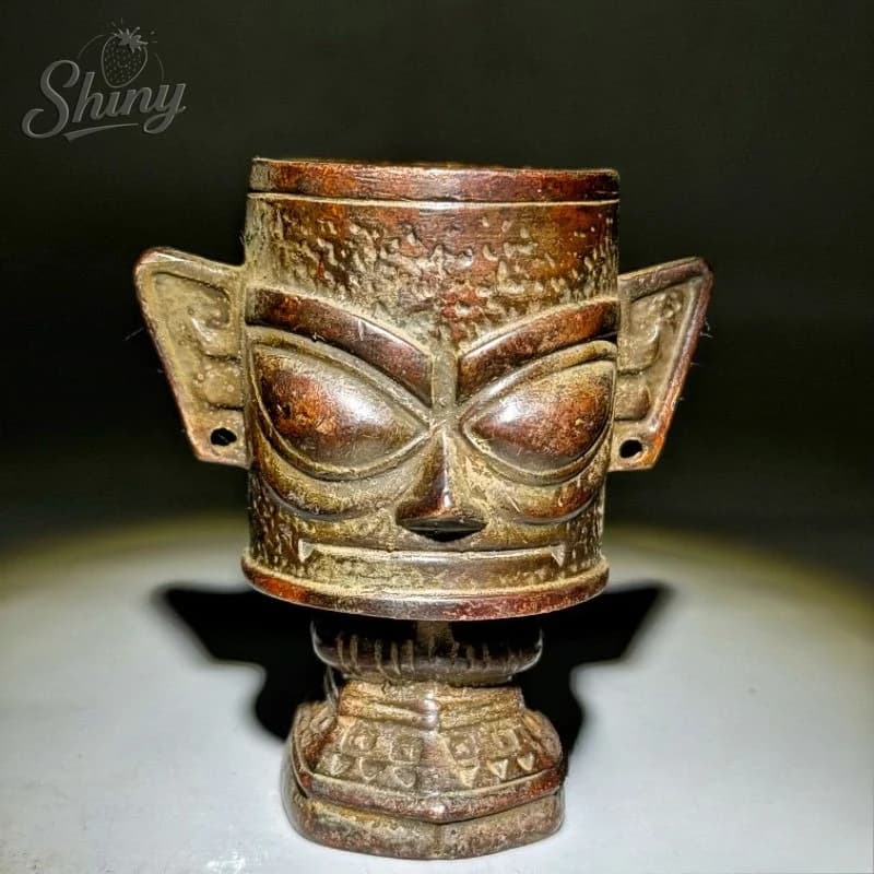 Antico Sanxingdui Maschera per il viso umano Tazza di rame Tazza da vino da collezione Ornamento decorativo da tavolo
