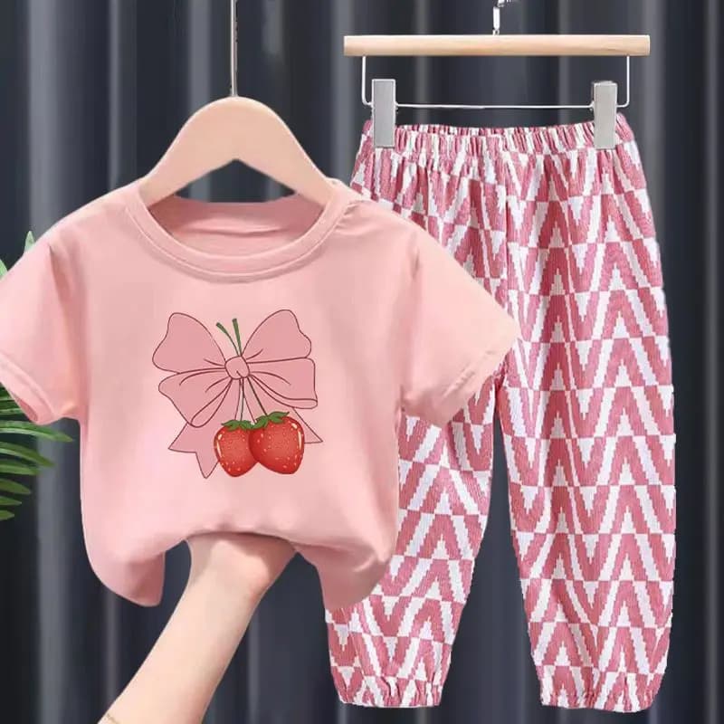 Moda bambini ragazza imposta estate bambini abbigliamento sportivo Casual pantaloncini stampati fragola maniche top + pantaloni 2 pezzi set bambini ragazza vestito