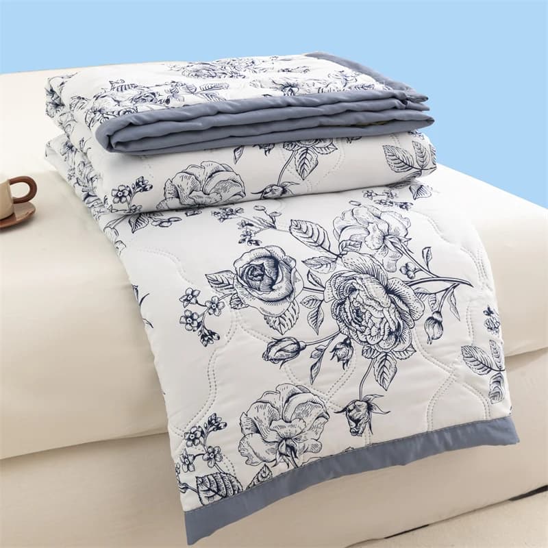 Piumino stile floreale Trapunta sottile estiva Copriletto delicato sulla pelle Coperta per aria condizionata Comodini Trapunta per camera per bambini per adulti