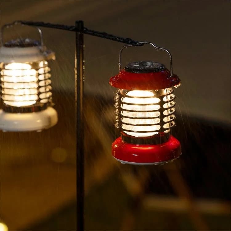 Nuova lanterna da campeggio esterna con lampada da tenda a sospensione a LED a lunga durata della batteria per l'illuminazione dell'ambiente