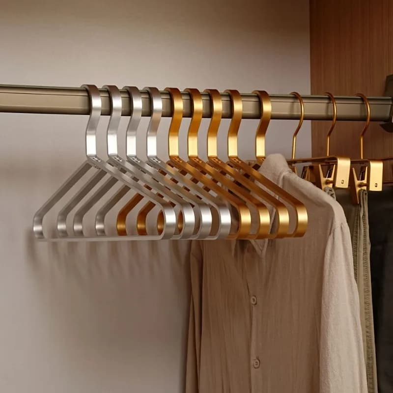 2 Pezzi Appendiabiti di Lusso in Metallo con Design Antiurto sulle Spalle, Antiscivolo, Senza Segni, in Alluminio, per Armadio e Lavanderia