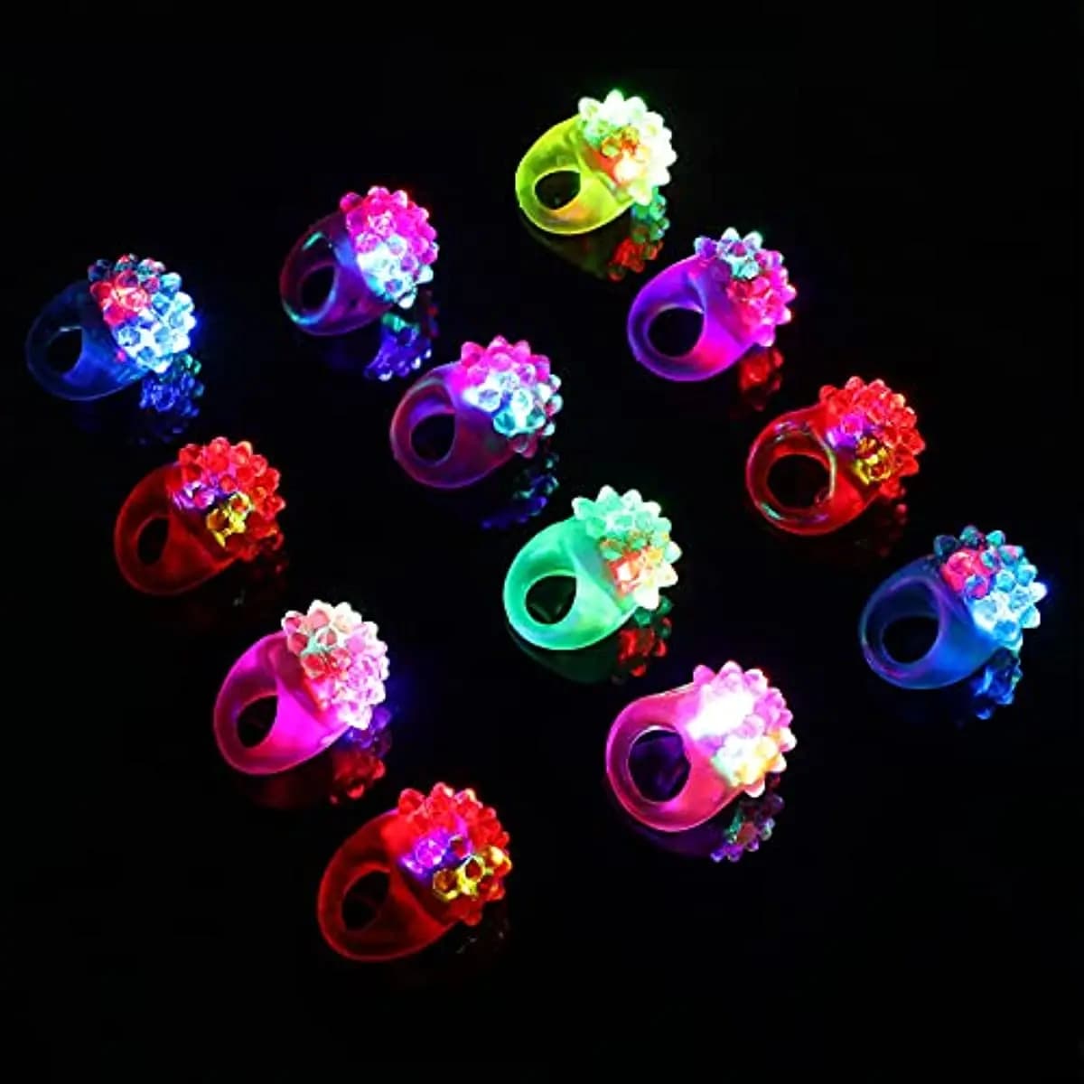 Set di 32 Anelli LED Luminosi a Forma di Fragola, Anelli Elastici Lampeggianti per Eventi, Matrimoni, Feste di Compleanno, Giocattoli Luminosi