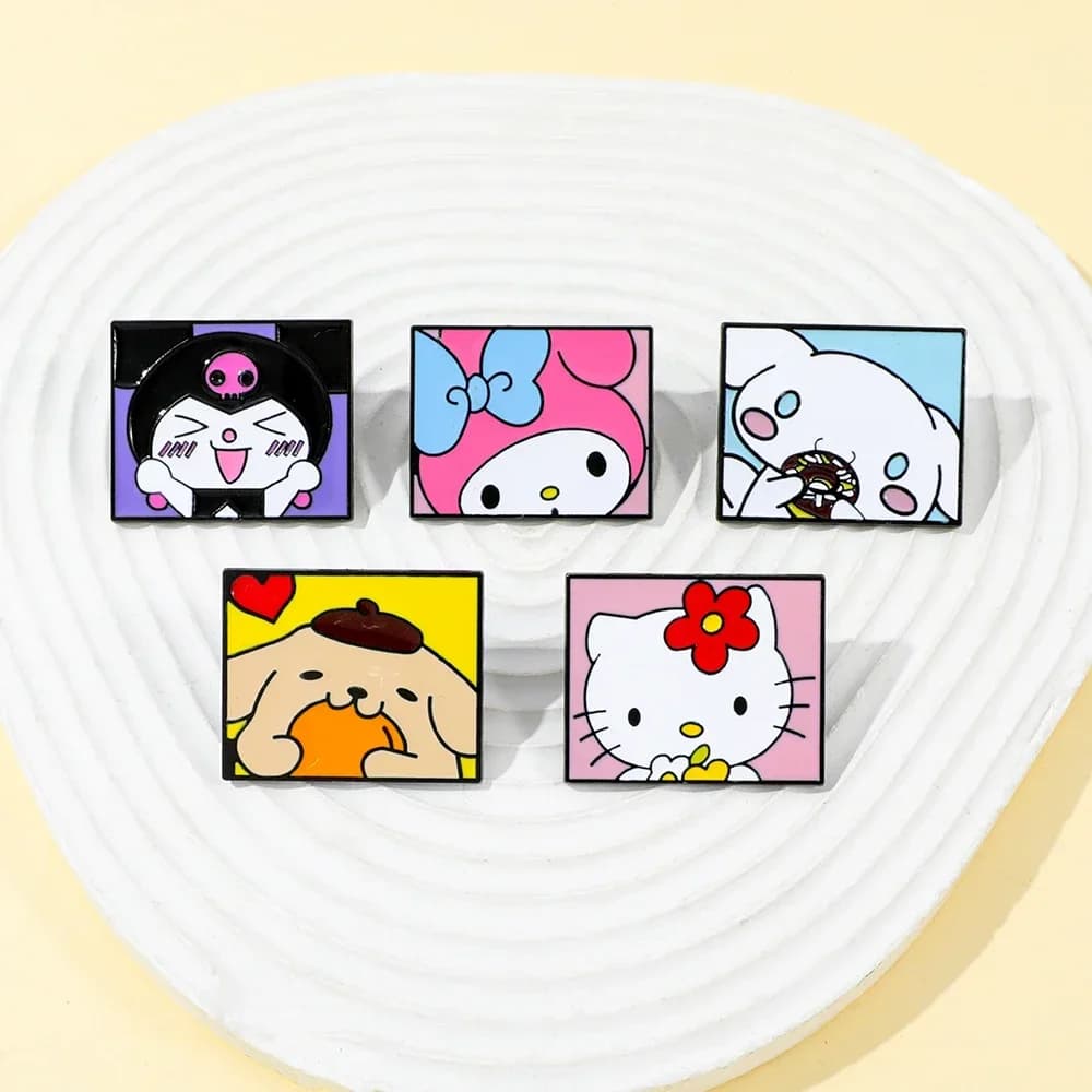 5 Pezzi Spilla Animata Creativa, Simpatico Badge in Metallo Kuromi Hello Kitty, Accessori per Abbigliamento e Zaini, Regalo per Amici