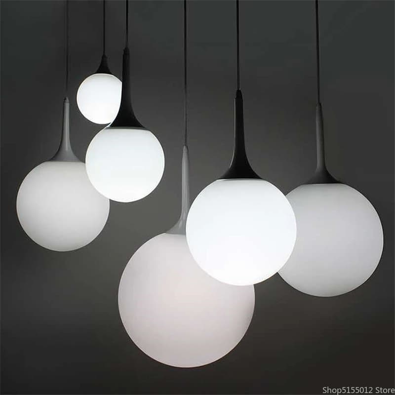 Lampade a sospensione con sfera di vetro nordica decorazioni per soggiorno lampada a sospensione a LED ristorante illuminazione per interni lampadario in corno bianco nero