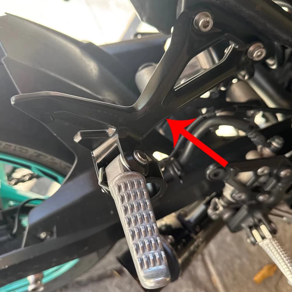 2025 Z900 Staffa Poggiapiedi Passeggero Posteriore Pedane Pedane Pedale Per Kawasaki Z 900 SE 2024 2023 2022 2021 2020 2019 2018 2017