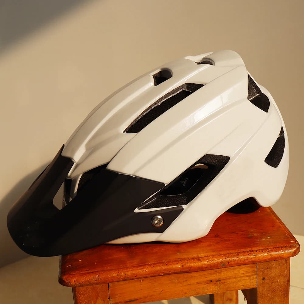 Cross Country Bike Helmet for Mountain Bike DH MTB Outdoor Safety Helmet CE CPSC Men Lightweight Mountain Bike Helmet