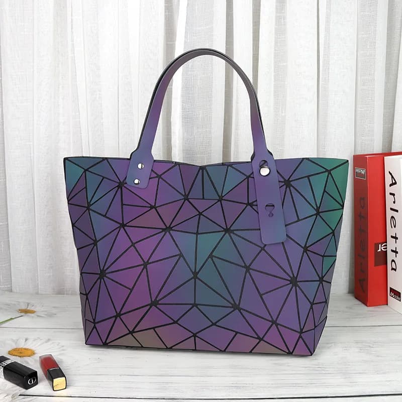 Borsa a tracolla da donna geometrica olografica luminosa di lusso, modello deformabile, per lo shopping - Collezione Estate 2026