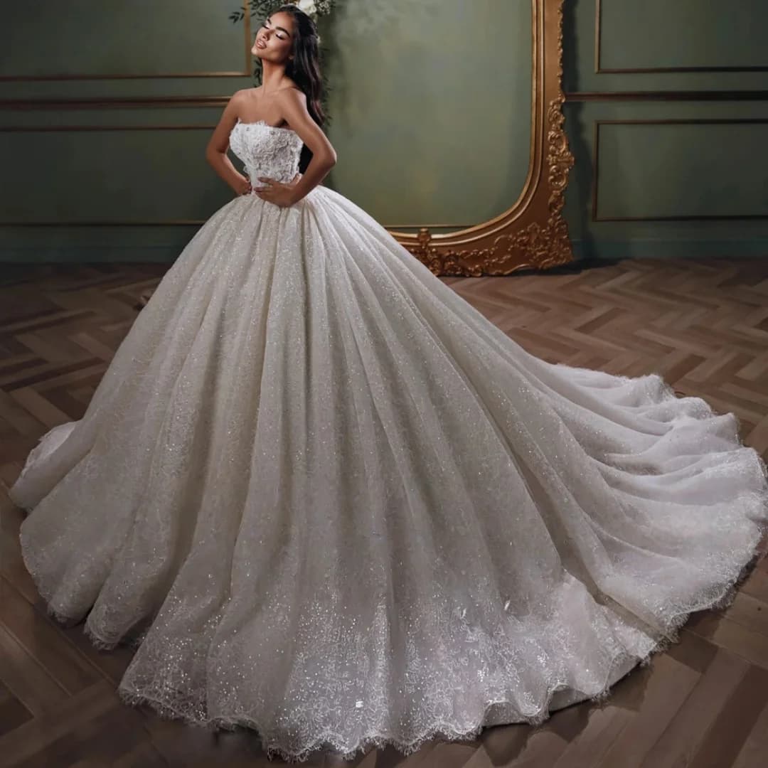 Customized Gorgeous Lace Court Wedding Dress Luxury Beading Appliques Flowers Princess Bridal Gown Train Vestidos De Novia