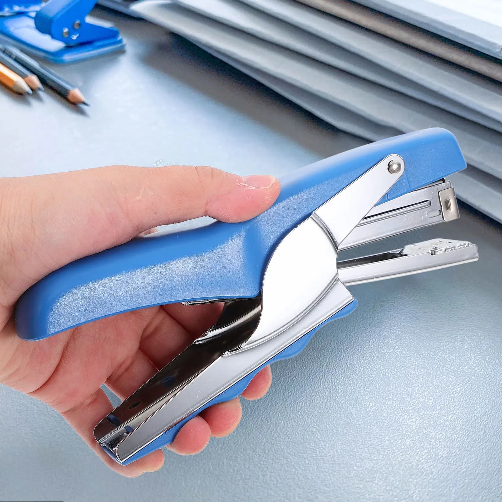 Cucitrice Portatile Blu Multifunzionale, Design Ergonomico per Ufficio, Scuola e Casa, per Cucitura di Documenti e File
