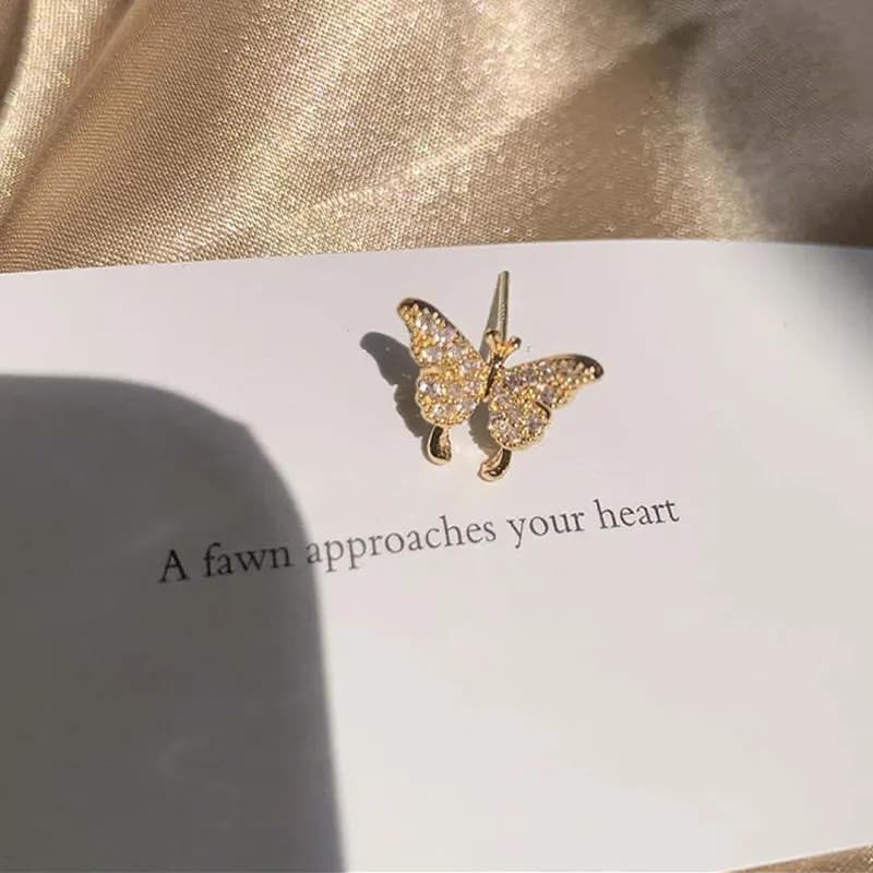 Orecchini a farfalla piccoli con diamanti pieni 2020 Nuovi orecchini a bottone alla moda per le donne, stile simile da fata, simile da fata, polsini per le orecchie senza piercing, ganci per le orecchie