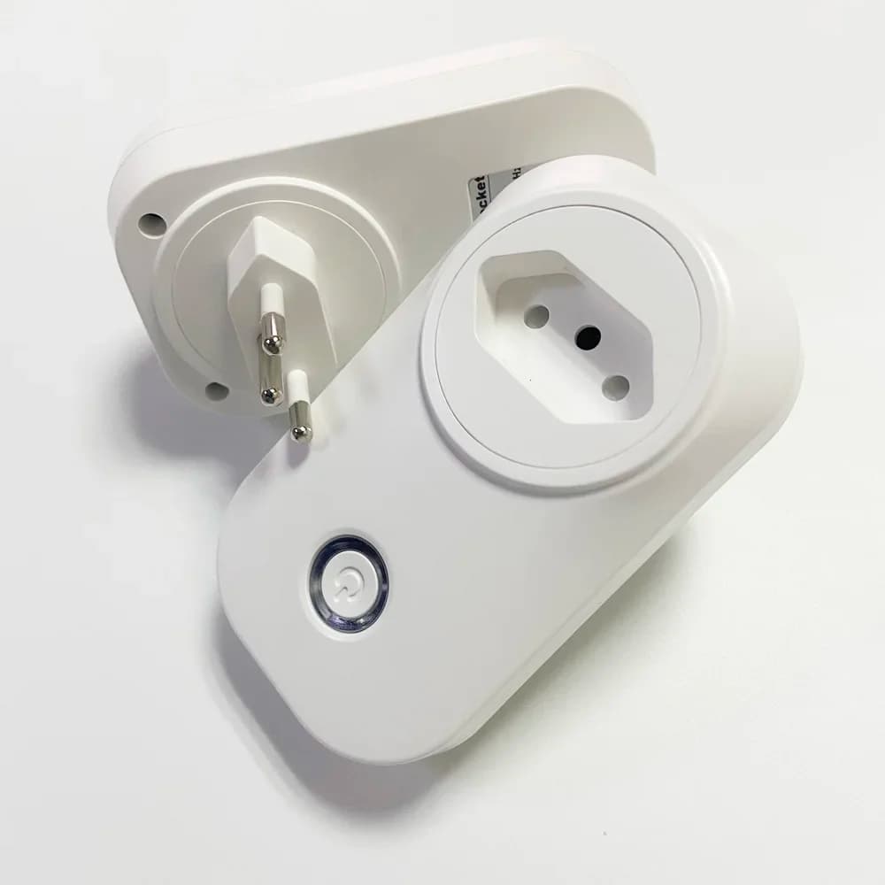 Presa Intelligente Wireless 2.4G WIFI con Telecomando, Controllo tramite App Tuya Smart Life, Compatibile UK/EU/BR, Risparmio Energetico con Monitoraggio Consumi