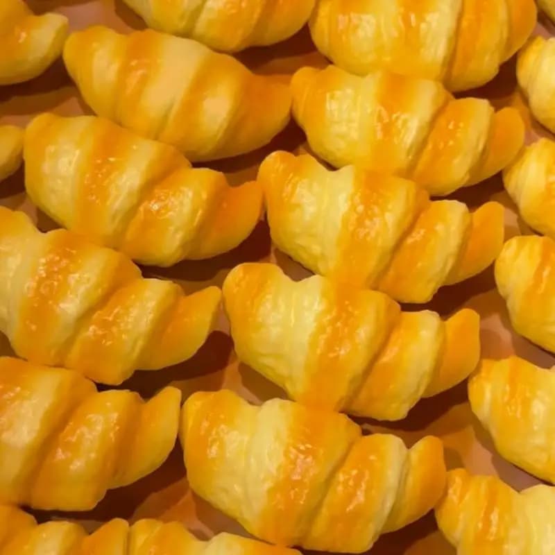 Hot 1Pc Lovely Cat Paw Croissant Squeeze Toy Slow Rebound Fried Dough Stick Style Desktop Fidget Toy Stress Relief Daily Present