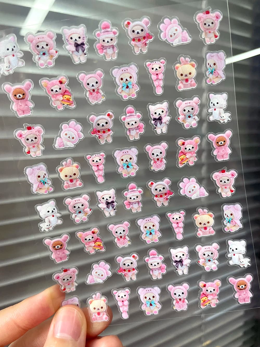 Mini adesivi in PVC Rilakkuma Nail Art impermeabile fai da te bottiglia d'acqua scatola specchio Loptop scrivania amico gioco puntelli adesivi regali di amici
