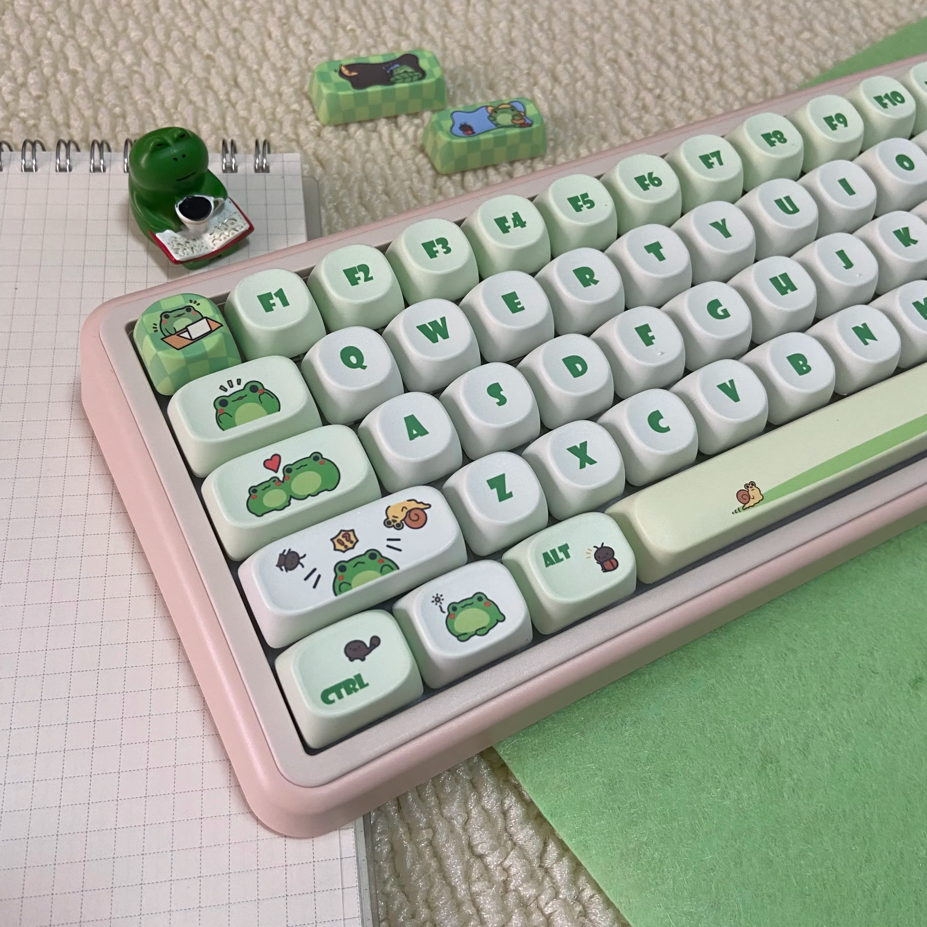 Keycaps a Forma di Rana Carina Personalizzati MOA PBT per Tastiera Meccanica 60 75 80 90 100 Compatibili con Tastiera da Gaming Layout Inglese