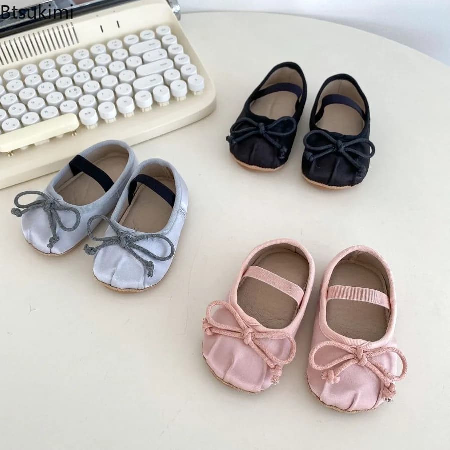 2026 Spring Style Strap Bow Girls Baby Shoes Versatile Comfortable Anti Slip Wear Resistant Breathable Thin Soled Board Shoes