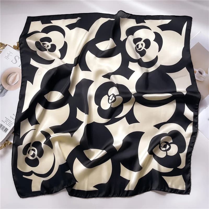2025 Sciarpa quadrata di seta di lusso 70 cm Donna Stampa Cravatta in raso Capelli femminili Polso Bandana Fazzoletto Scialle Avvolgere Hijab Echarpe