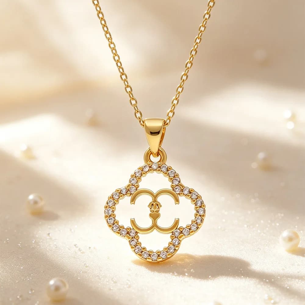Collana con Quadrifoglio e Doppia C, Collana da Donna con Ancora a Forma di Cuore e Zirconi, Gioielli Raffinati per Uso Quotidiano, Regalo Perfetto