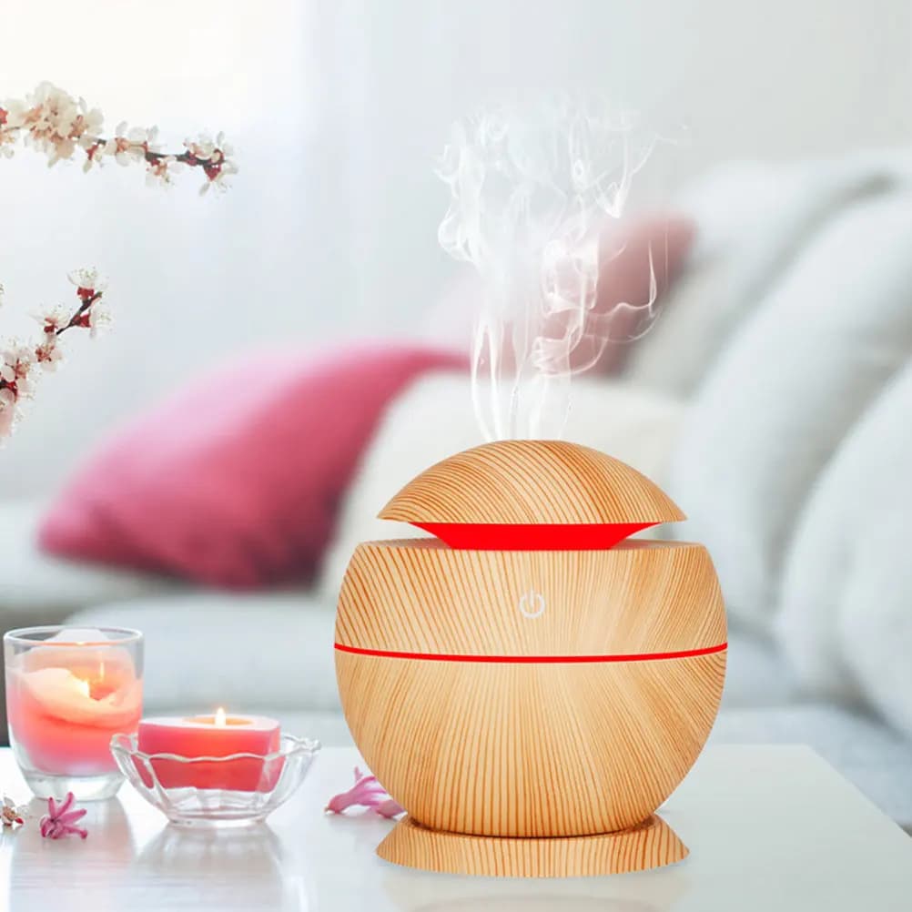 Mini umidificatore d'aria da 130 ml, diffusore USB con luce, effetto legno, silenzioso, nebulizzatore da tavolo per casa e ufficio.