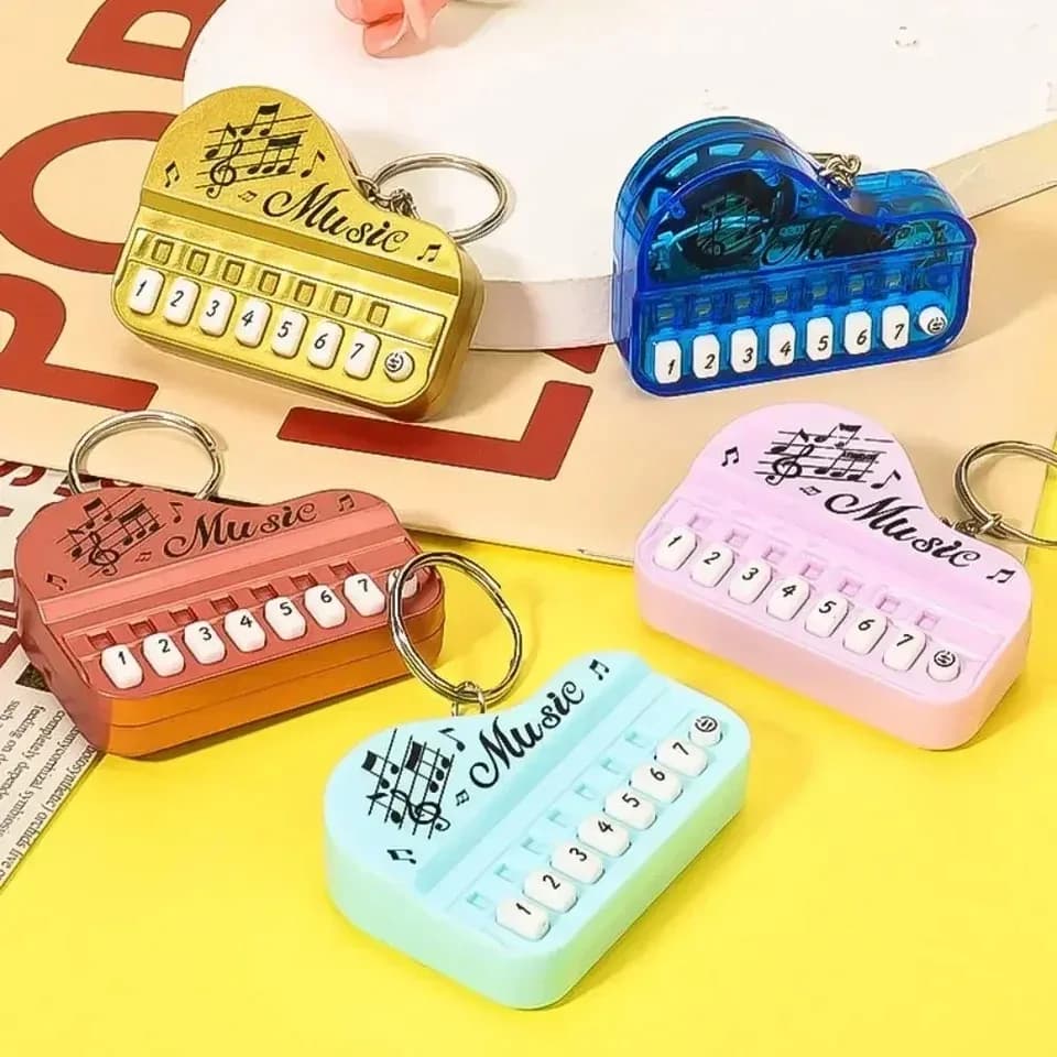 Portachiavi Creativo a Forma di Pianoforte Elettronico, Mini Portachiavi Funzionante, Ciondolo Luminoso Musicale, Regalo