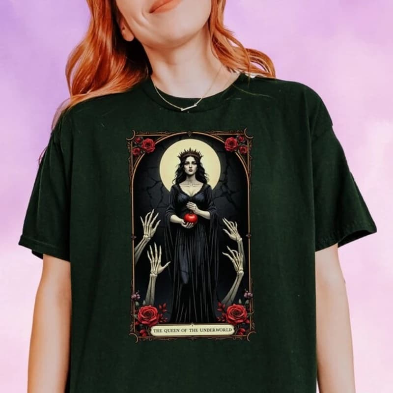 T-shirt con carta dei tarocchi del persepfono gotico T-shirt della regina dell'inframondo Camicia della mitologia oscura Camicia grafica alternativa T-shirt in cotone