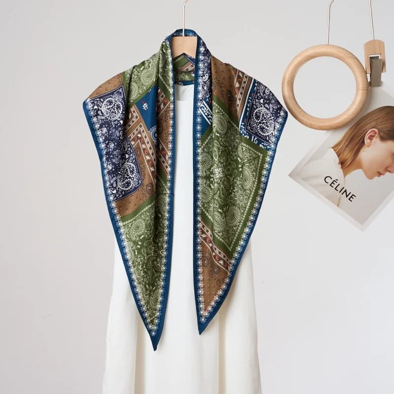 Sciarpa Triangolare Vintage da Donna Stile Old Money, Cintura di Alta Gamma, Sciarpa Etnica Protettiva dal Sole, Accessorio Moda