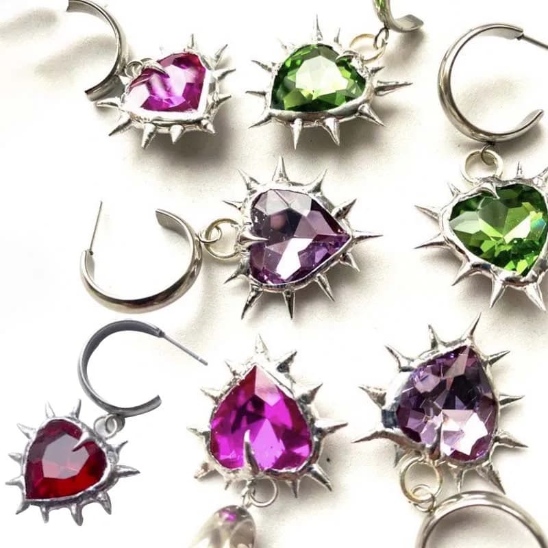Y2K Purple Crystal Thorns Love Heart Pendant Earrings for Women Men Punk Gothic Heart Shaped Ear Buckle Jewelry Party Accessorie