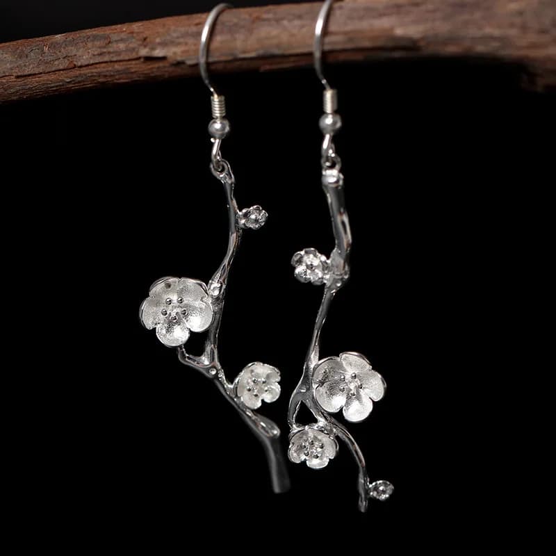 Gioielli in argento S925, eleganti ganci per le orecchie in argento asimmetrico con fiori di pruno, orecchini e pendenti creativi con ramo di un albero lungo