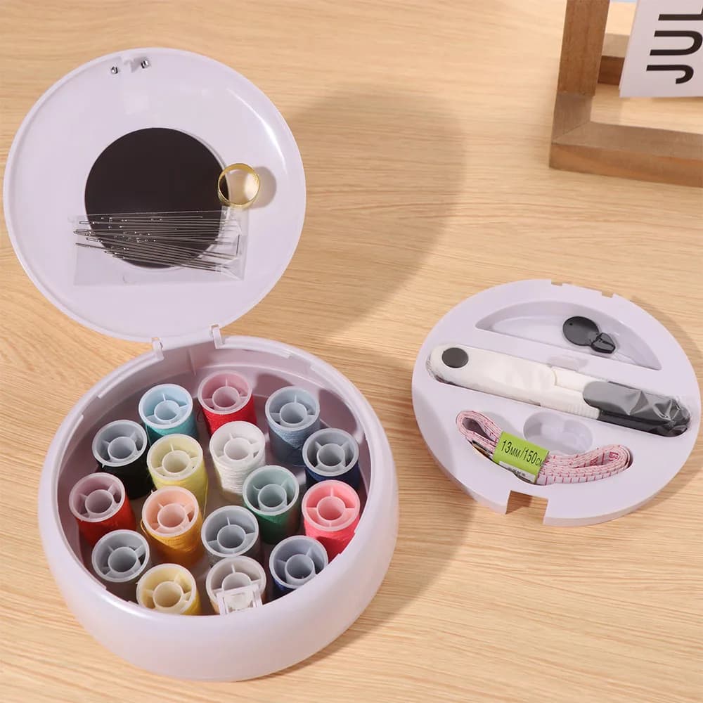 Set di scatole da cucito magnetiche portatili per ricamo Mini aghi fai da te Scatola di filo Forbici Kit da cucito per filo colorato per uso domestico