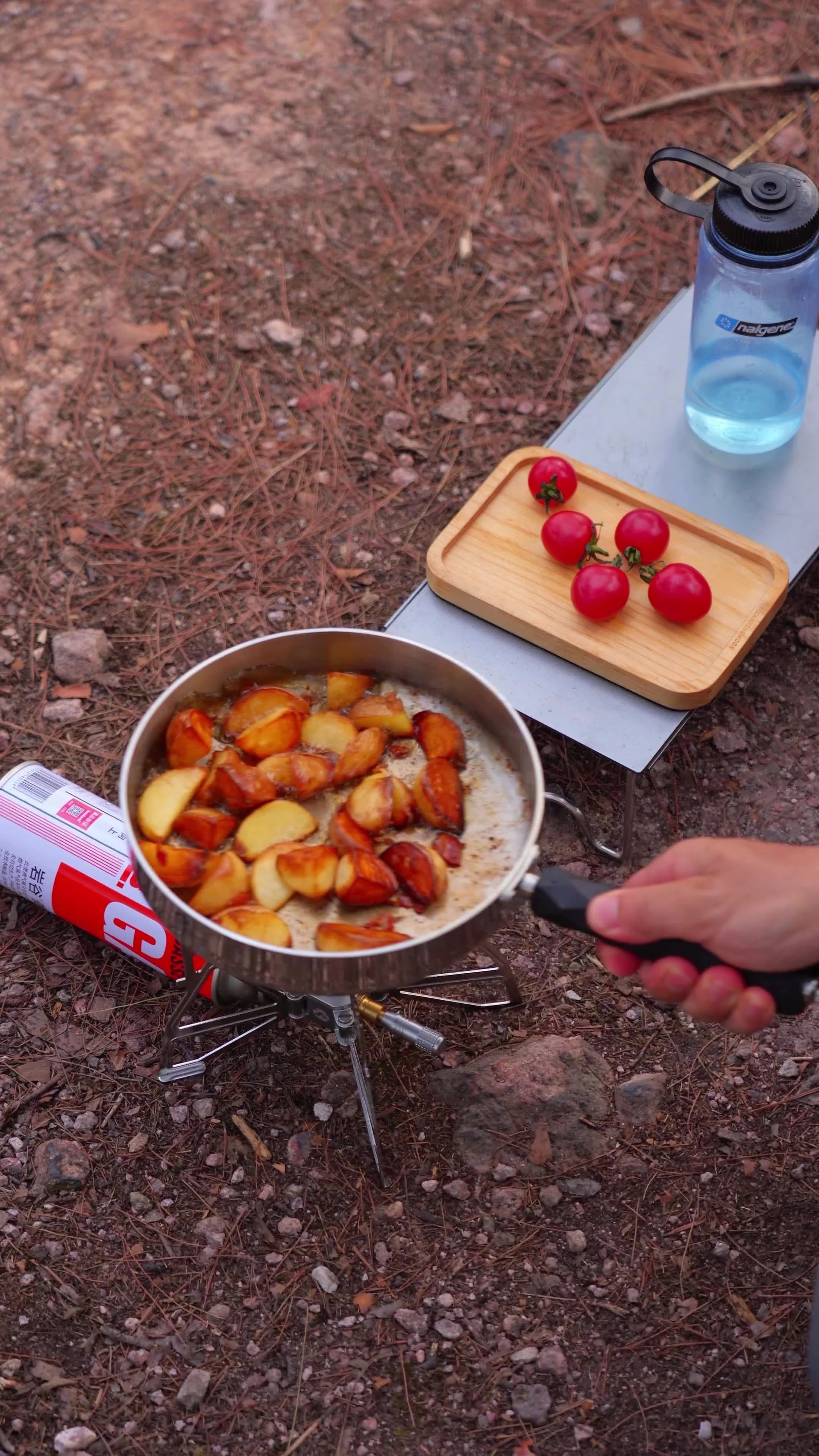 CAMPINGMOON CC-23 three-layer steel camping pan, portable and removable handle, deep pan